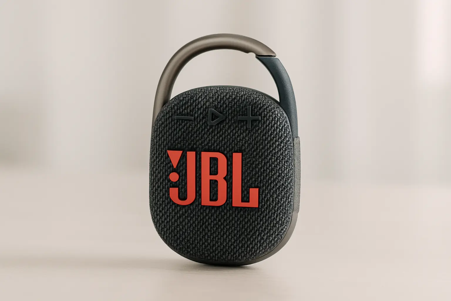 JBL Clip 4: som potente e portátil