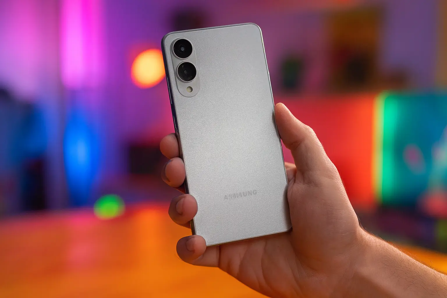 Samsung Galaxy S25 Edge 5G com 40% OFF na Amazon; melhor custo-benefício
