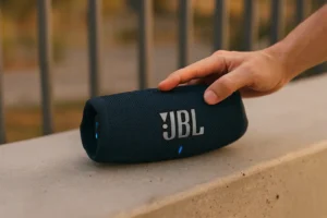 JBL Charge 5 em detalhes: potência e eficiência