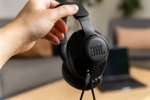 A JBL Quantum 350 aguenta o tranco? Stress-test e análise térmica
