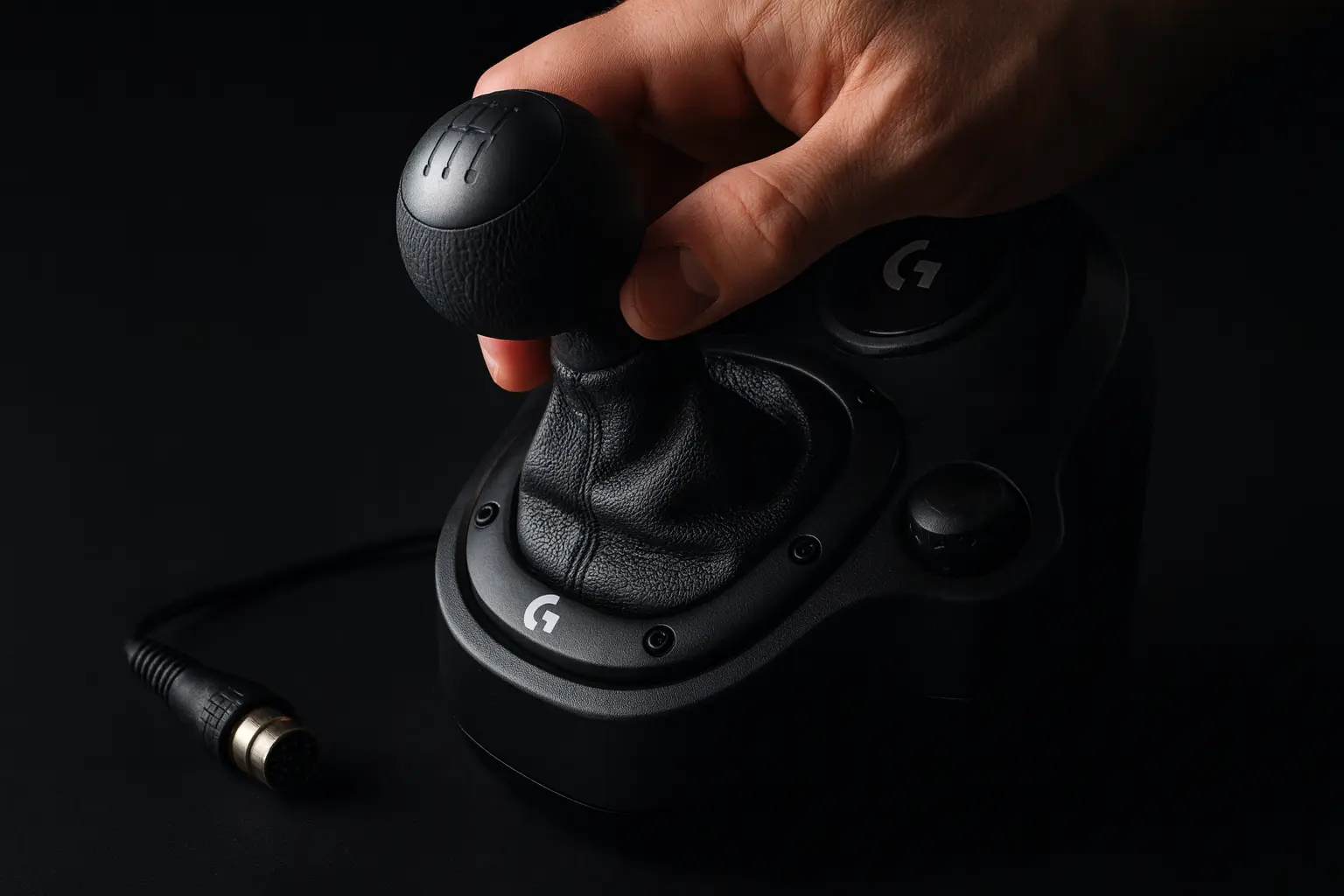 Logitech G Driving Force em detalhes: potência e eficiência