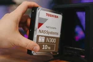 Toshiba N300 10TB é silenciosa mesmo? Medimos dB em carga máxima