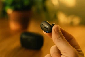 JBL Tune Buds 2 é boa para iniciantes? Avaliamos usabilidade e ajustes.