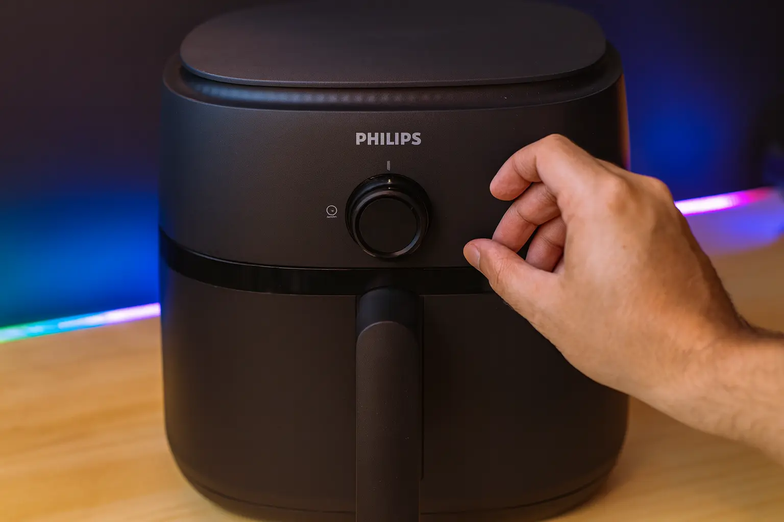 Philips Walita Airfryer Série 1000 XL com 10% OFF na Amazon; 11x sem juros e preço monitorado