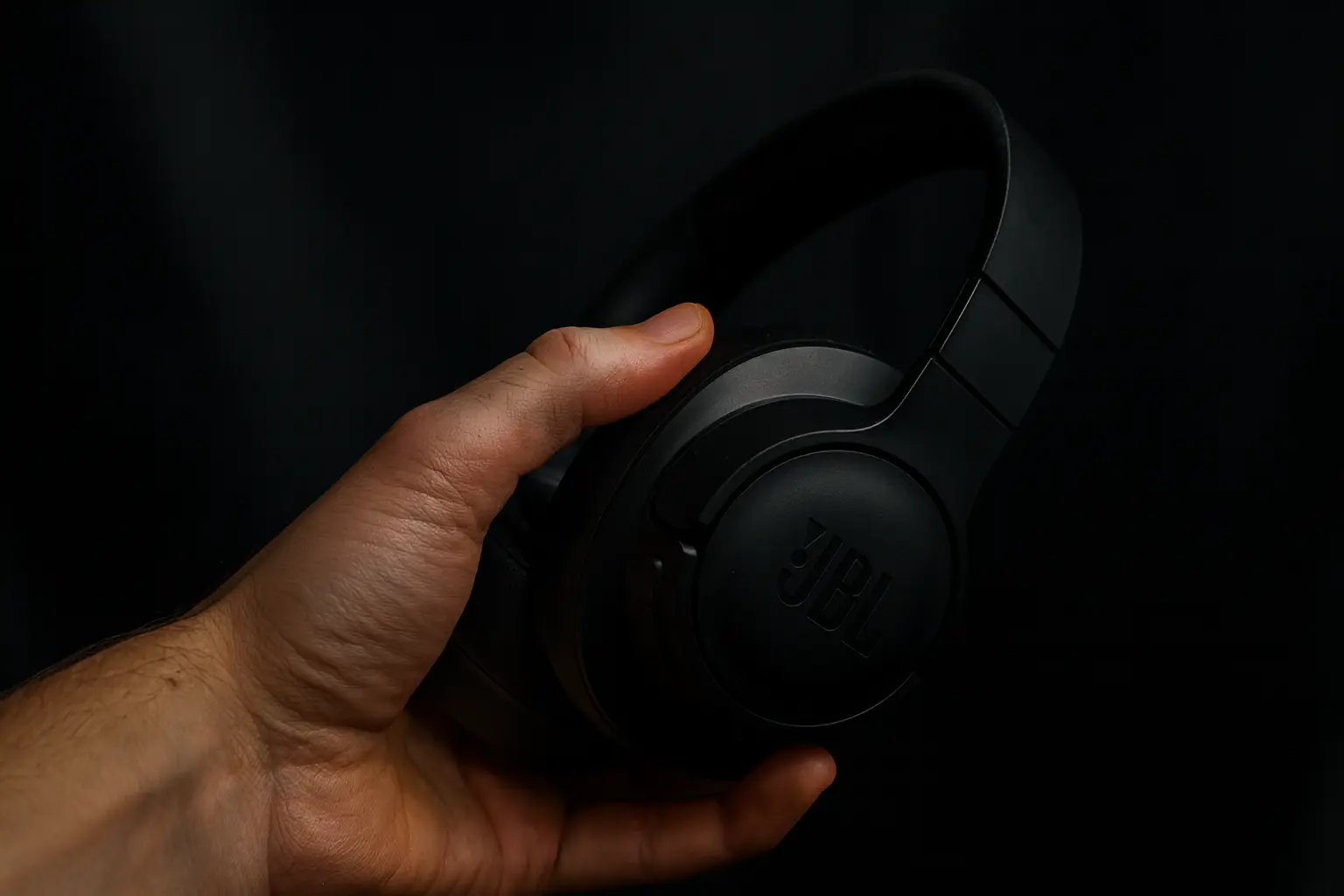 JBL Tune 760NC com 10% OFF e até 7x na Amazon
