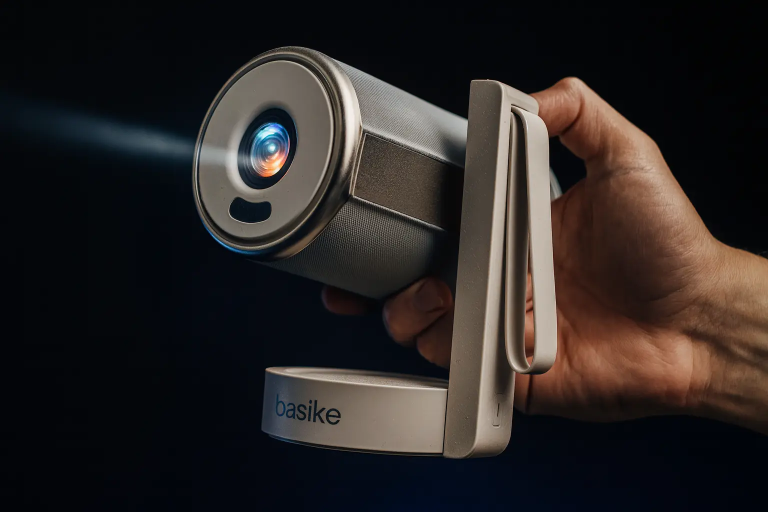 Basike Projetor portátil fica 38% mais barato em oferta na Amazon