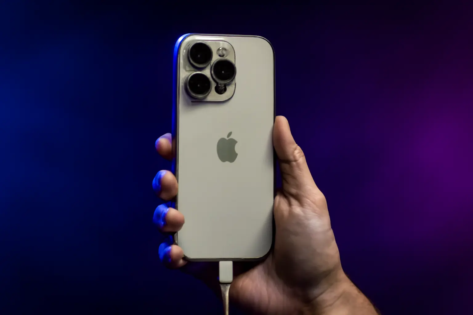 Apple iPhone 16 Pro Max: Desempenho e Câmeras Imbatíveis