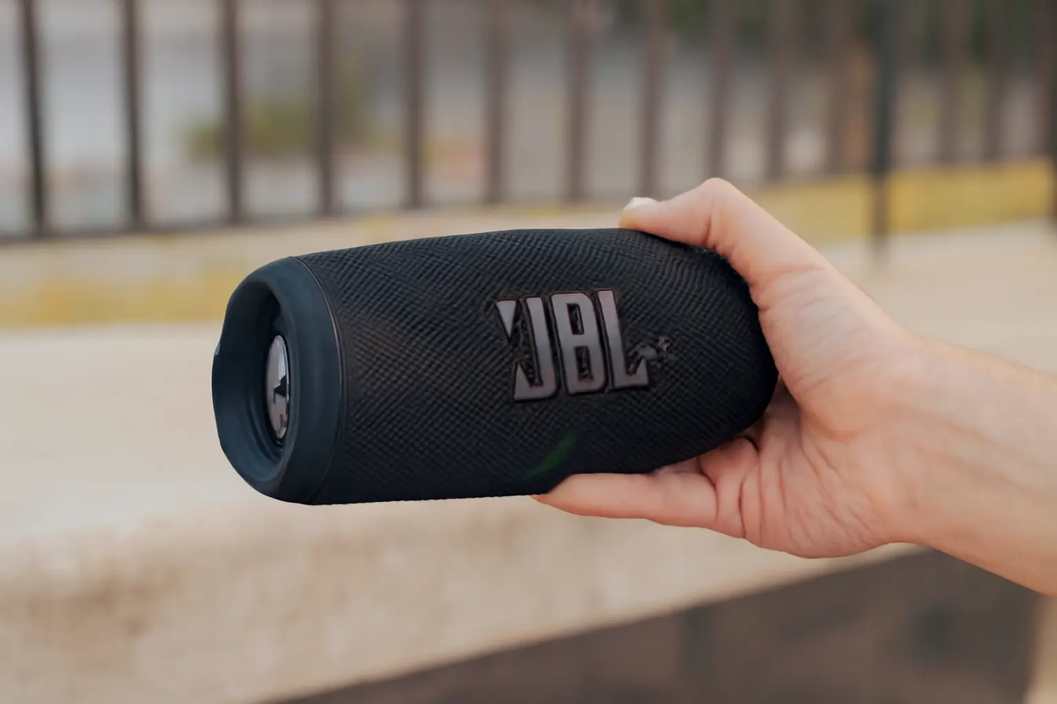 3 Melhores Caixas de Som JBL Charge 5 para 2025