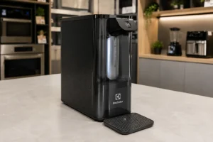 Electrolux PE12P: água gelada vale no uso diário de verdade?