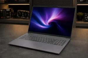 Lenovo IdeaPad Slim 3 serve para estudos, mas 8GB pesa no uso pesado