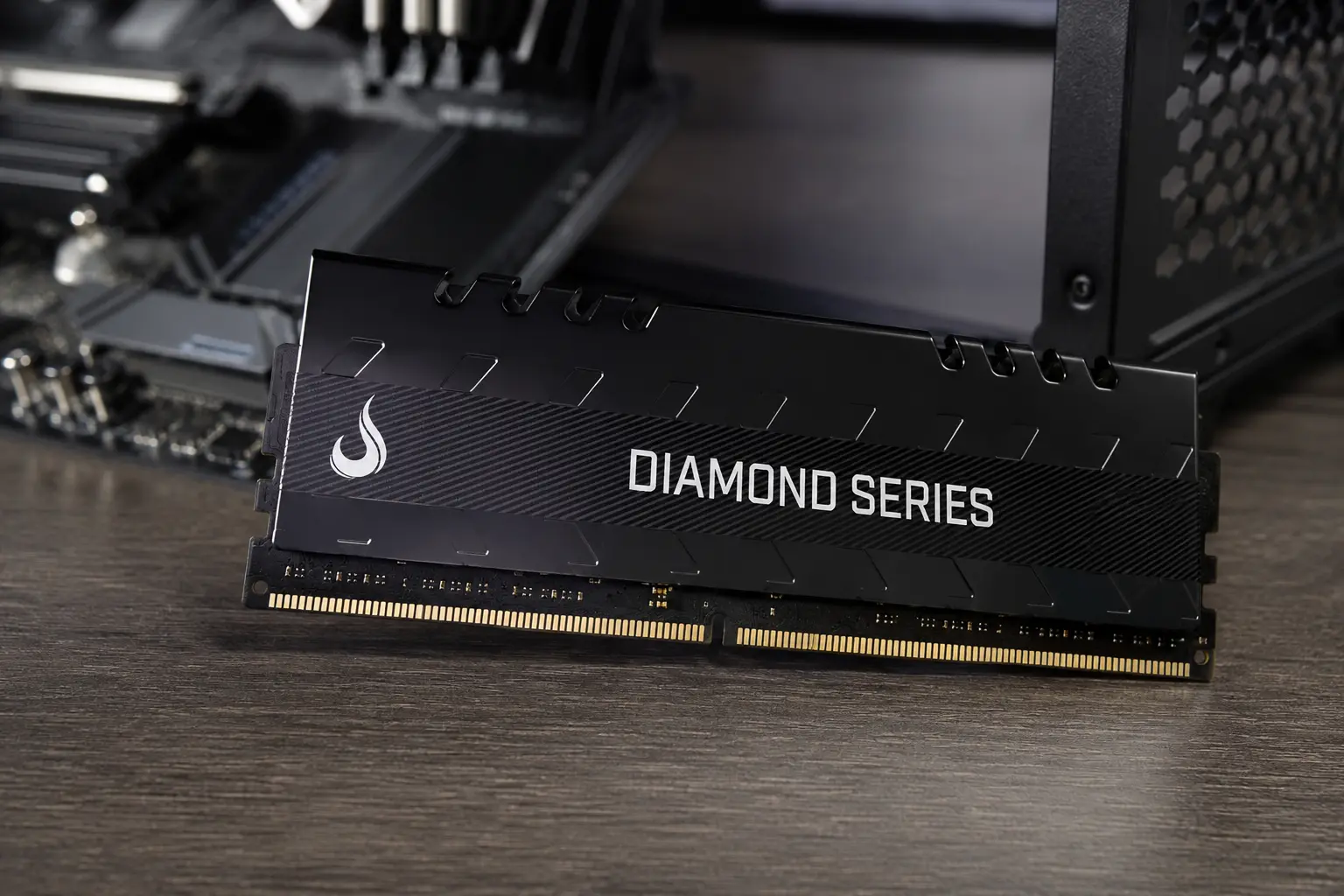 Rise Mode 16GB em 1 módulo serve a quem quer deixar espaço para expansão