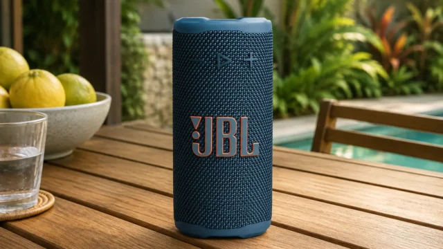 JBL Grip atende quem quer levar uma caixa pequena para qualquer lugar