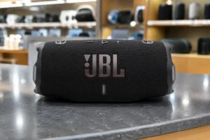 JBL Charge 6 troca portabilidade por potência e recursos extras