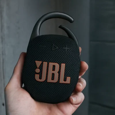JBL Clip 5 Camuflada: Compacta e Potente para Qualquer Aventura