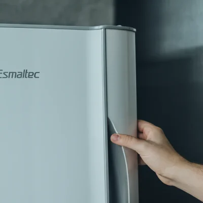 Geladeira Esmaltec 245L com 12% OFF e branco em estoque na Amazon