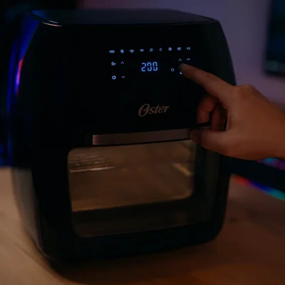 3 Air Fryers Oster 3 em 1 práticas para o dia a dia