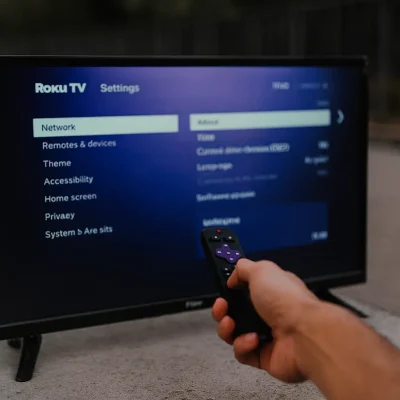 Smart TV 40” PTV40E3ERSGB Roku TV Led Dolby Audio: análise de custo-benefício e recursos